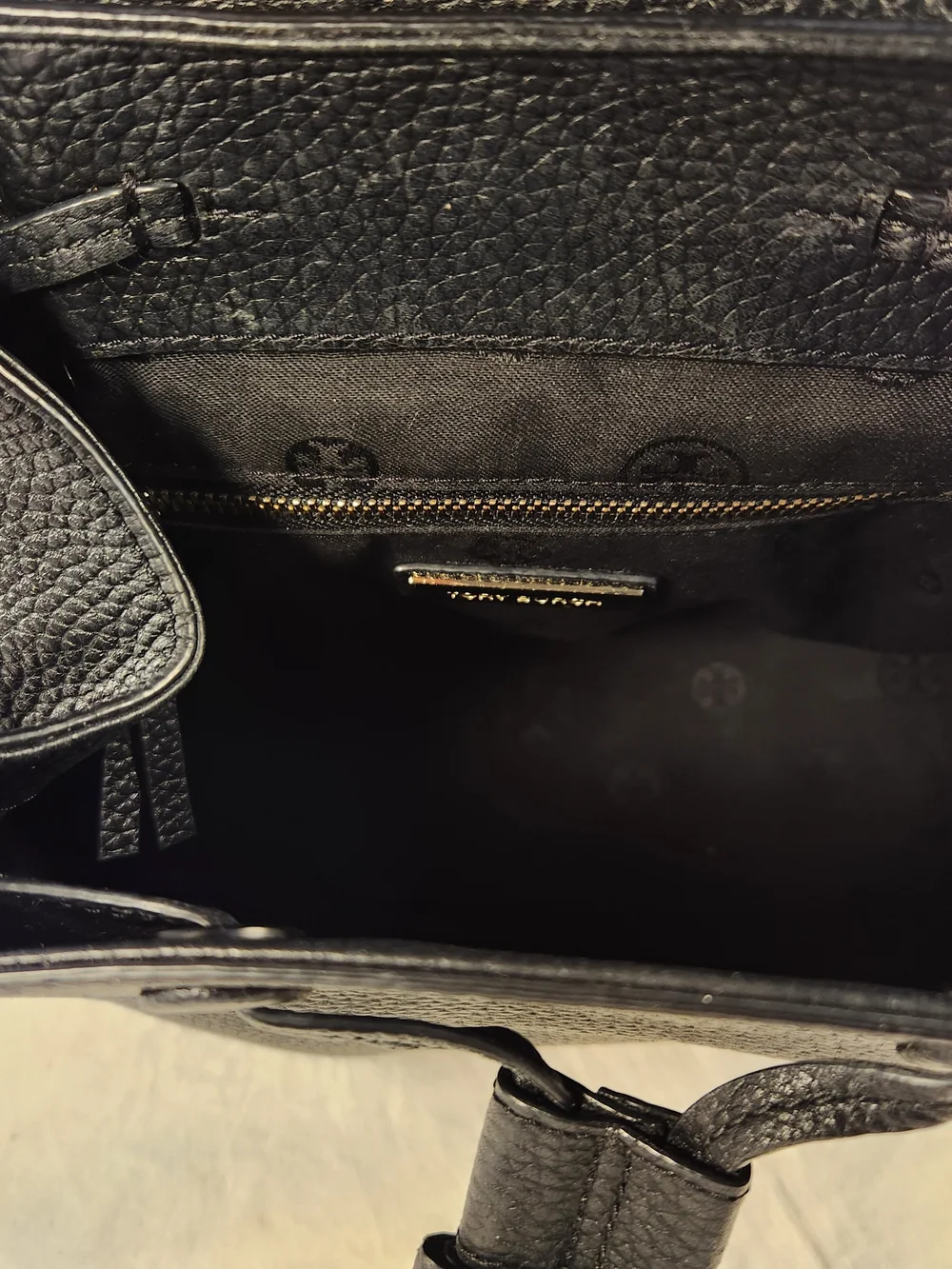 TORY BURCH THEA BLACK PEBBLED LEATHER TASSEL BACKPACK BAG PURSE EXCELLENT